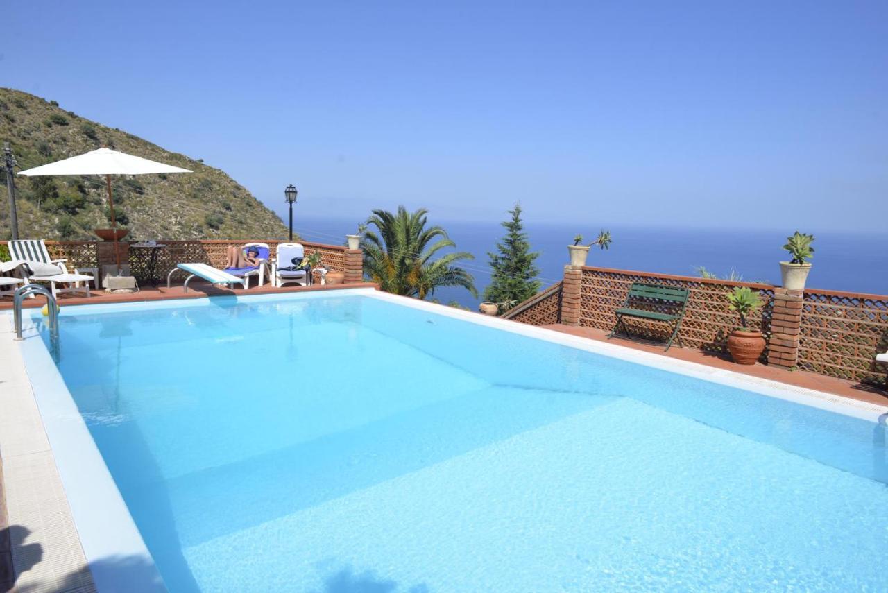 Casa Dei Sogni Taormina Bed & Breakfast Exterior photo